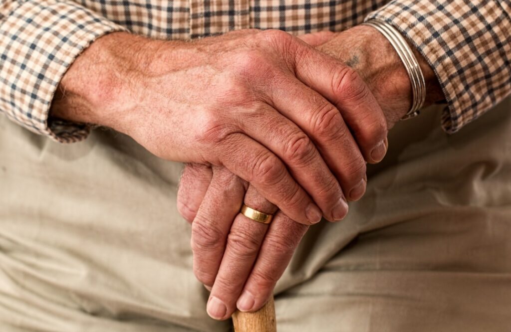 Kampania społeczna "Silni Wiekiem" promuje role seniorów na rynku pracy