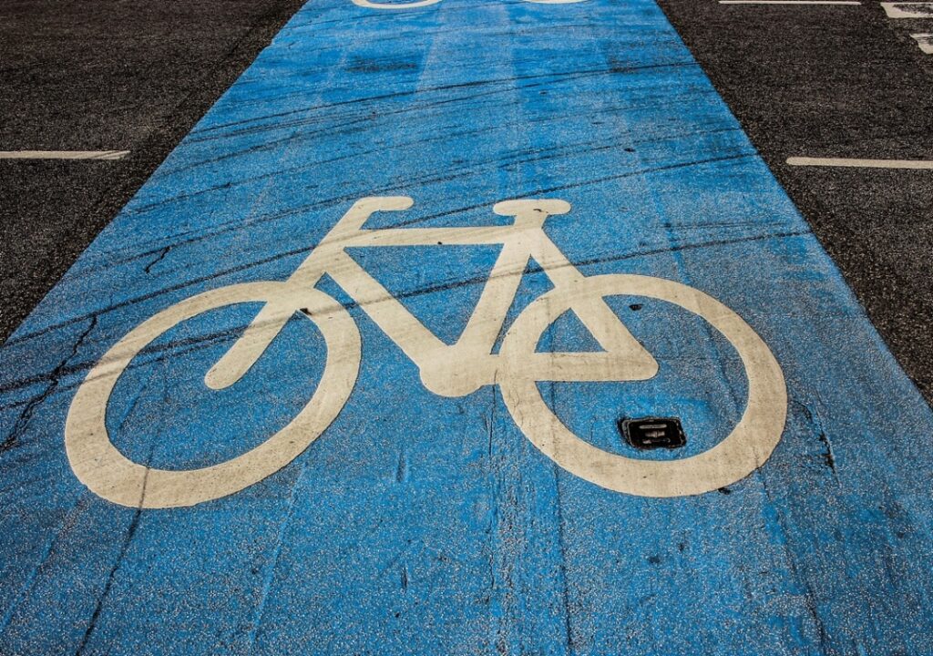 Porady bezpiecznej jazdy rowerem: Przypomnienie o prawach i obowiązkach rowerzystów