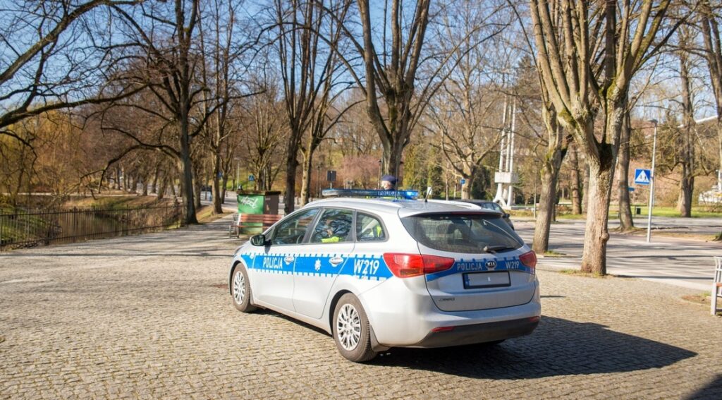 Policjanci z Warszawy Praga-Południe angażują się w pikniki społeczne podczas ostatniego weekendu